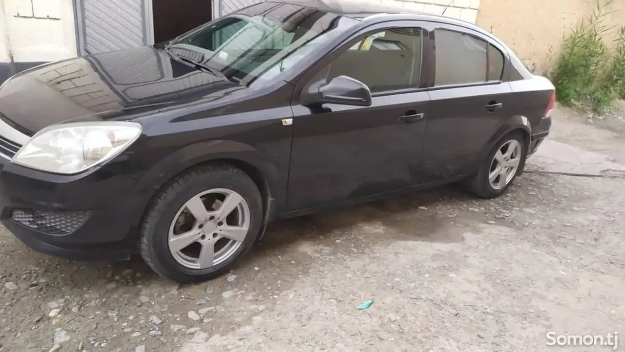 Opel Astra H 2010 · 1.6 MT