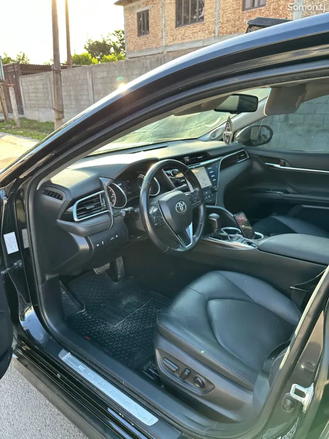 Toyota Camry 2017 · 2.5 AT