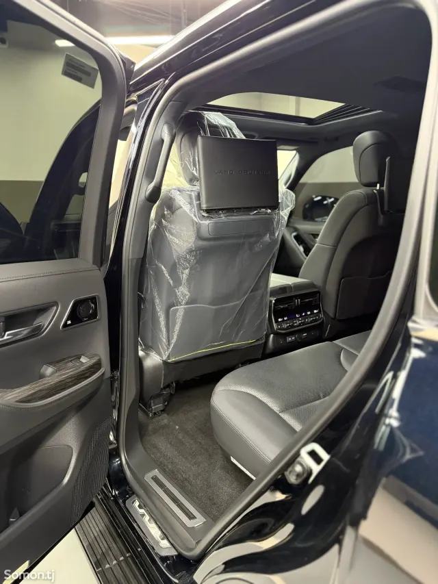 Toyota Land Cruiser 2025 · 3.5 AT