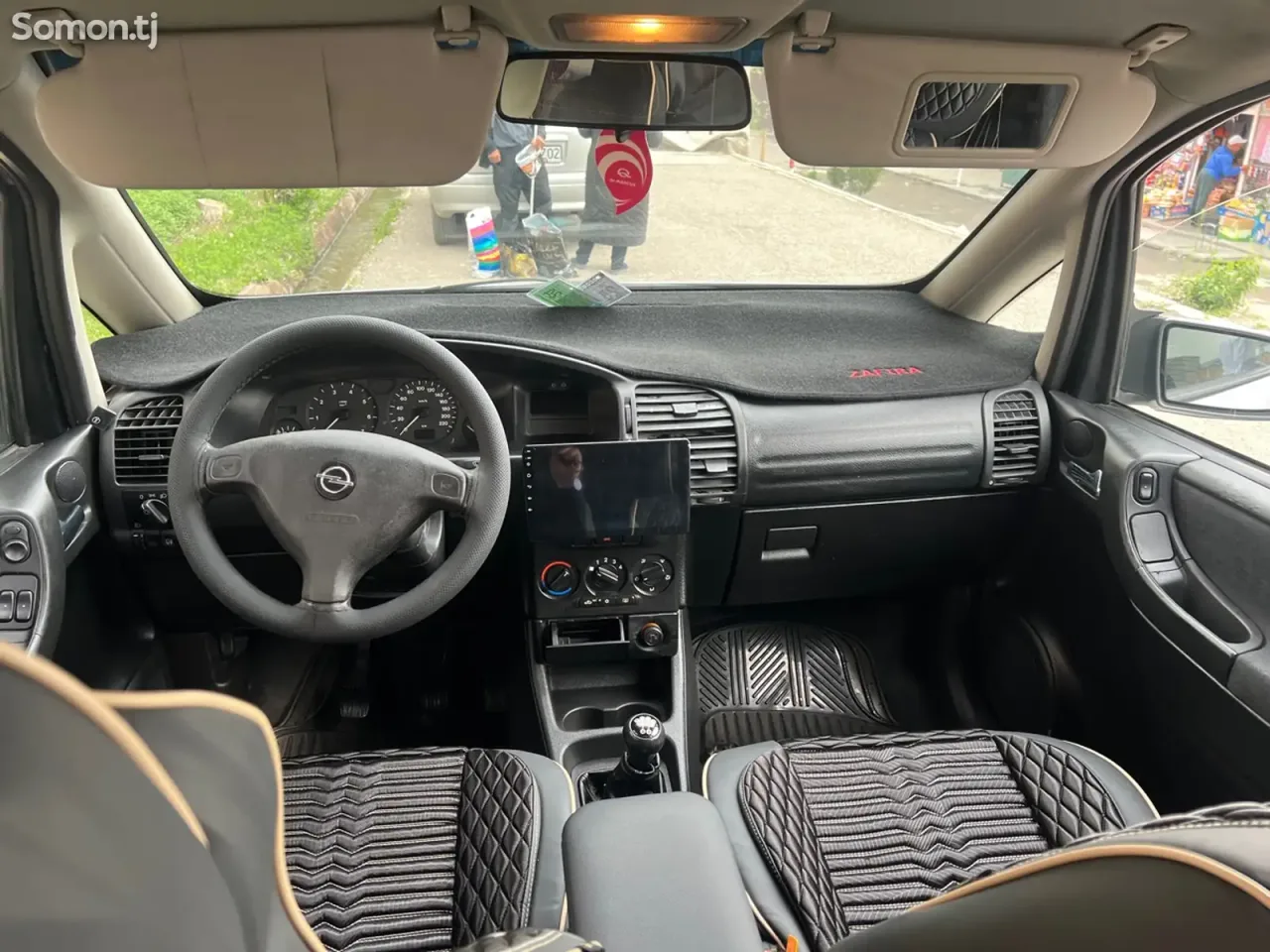 Opel Zafira 2002 · 1.7 MT