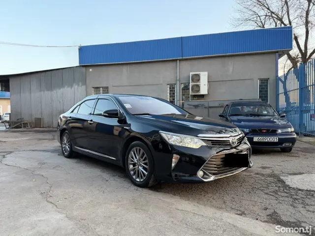 Toyota Camry 2015 · 2.5 AT