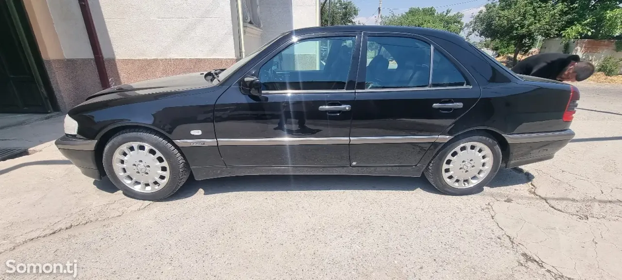 Mercedes-Benz C class 1999 · 2.4 AT