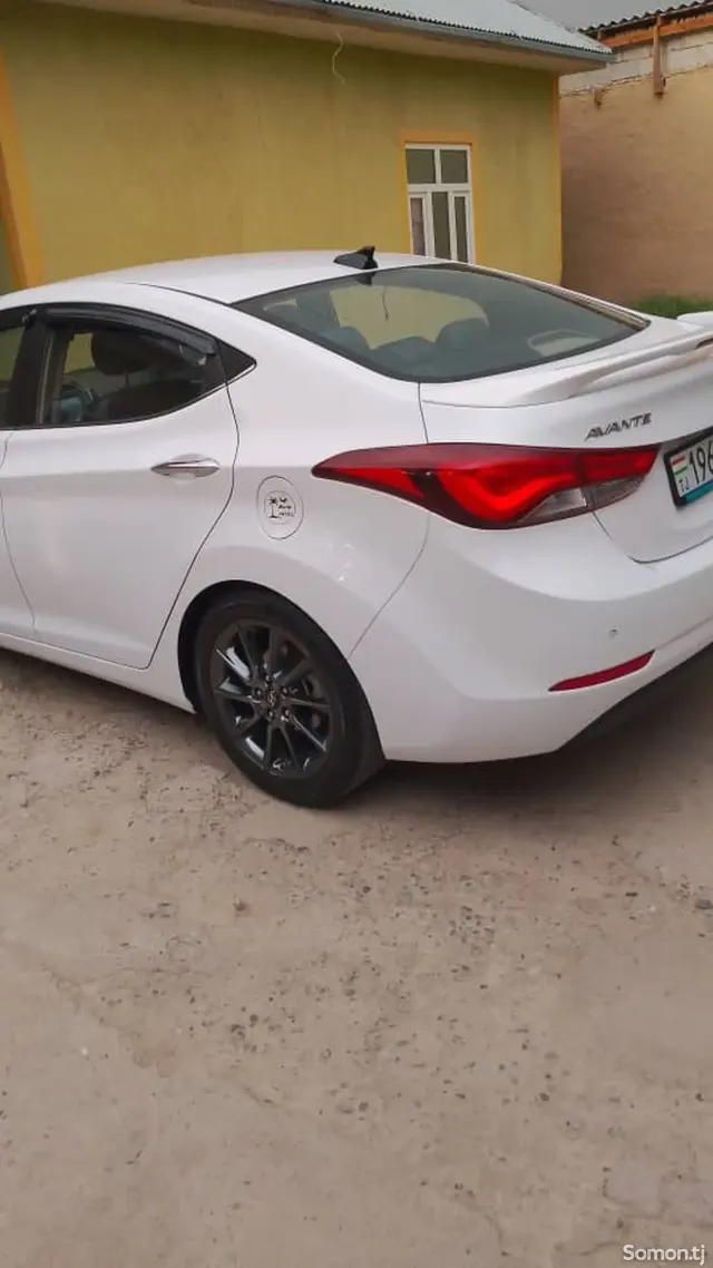 Hyundai Avante 2014 · 1.6 AT