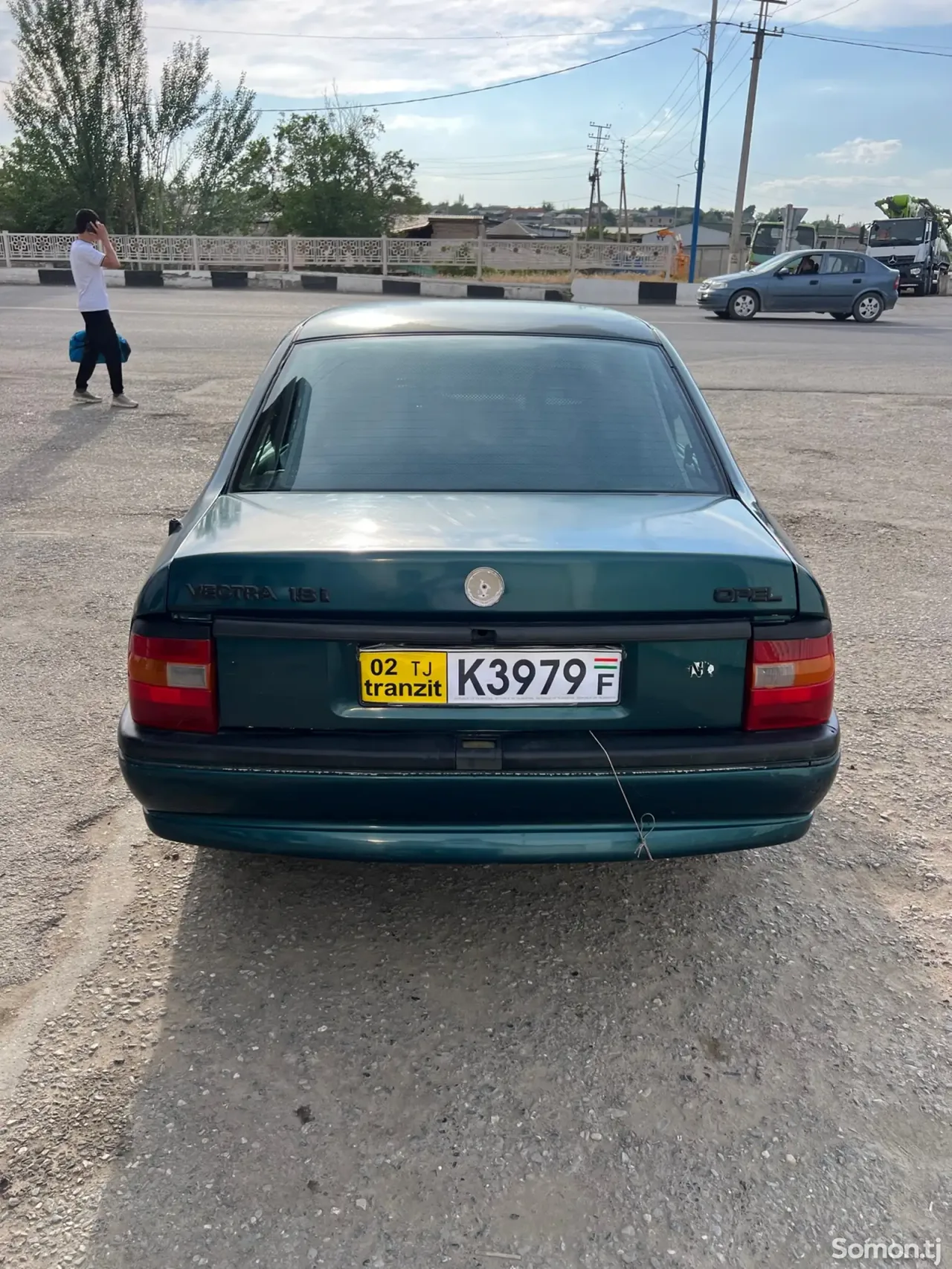 Opel Vectra A 1994 · 1.6 MT