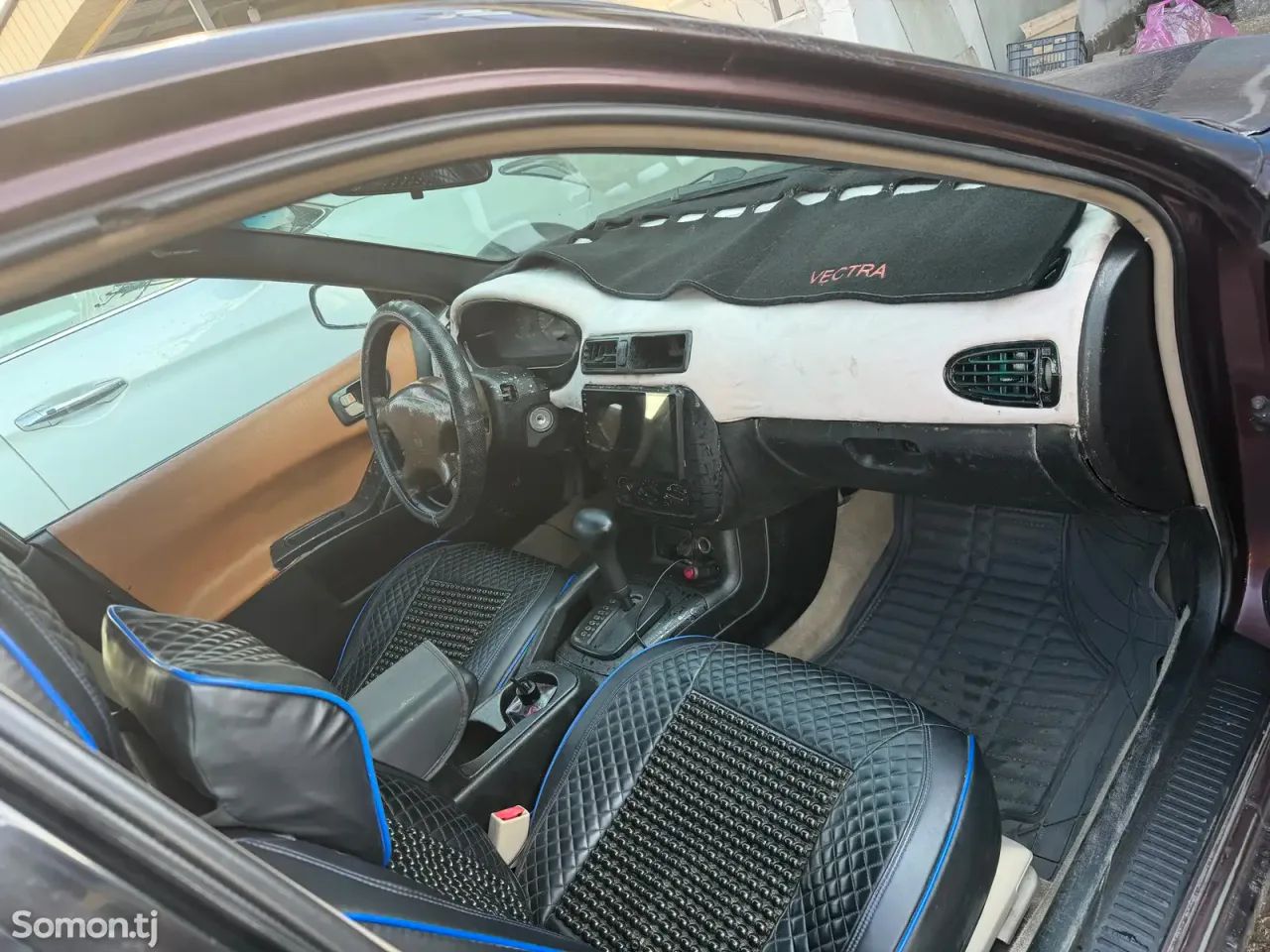 Mitsubishi Grandis 2006 · 1.7 AT