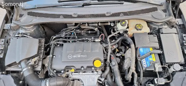 Opel Astra J 2015 · 1.4 MT