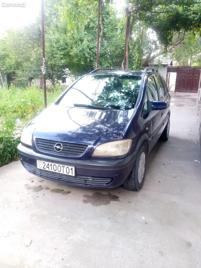 Opel Zafira 2000 · 1.6 MT