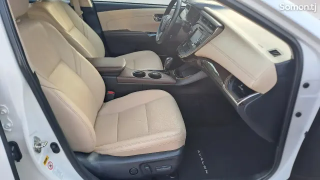 Toyota Avalon 2015 · 2.5 AT