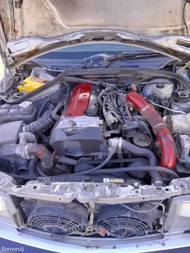 Mercedes-Benz W201 1990 · 2.3 MT
