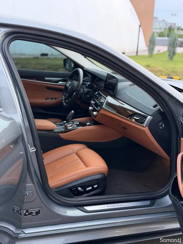 BMW 5 series 2023 · 2.0 AT