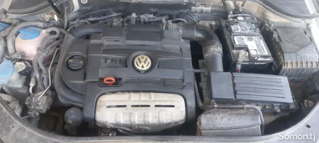 Volkswagen Passat 2008 · 1.6 AT
