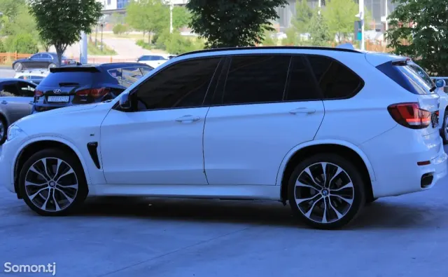 BMW X5 M 2015 · 5.0 AT