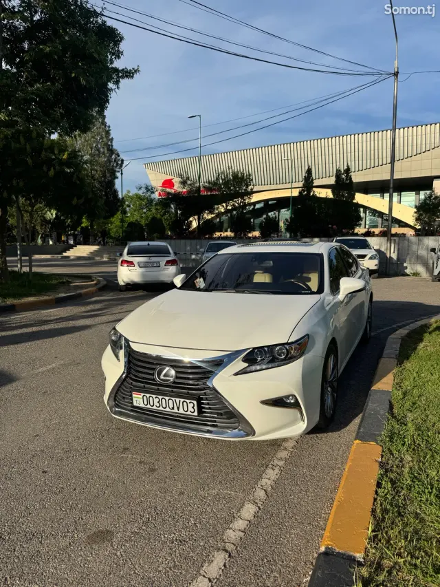 Lexus ES series 2013 · 3.5 AT