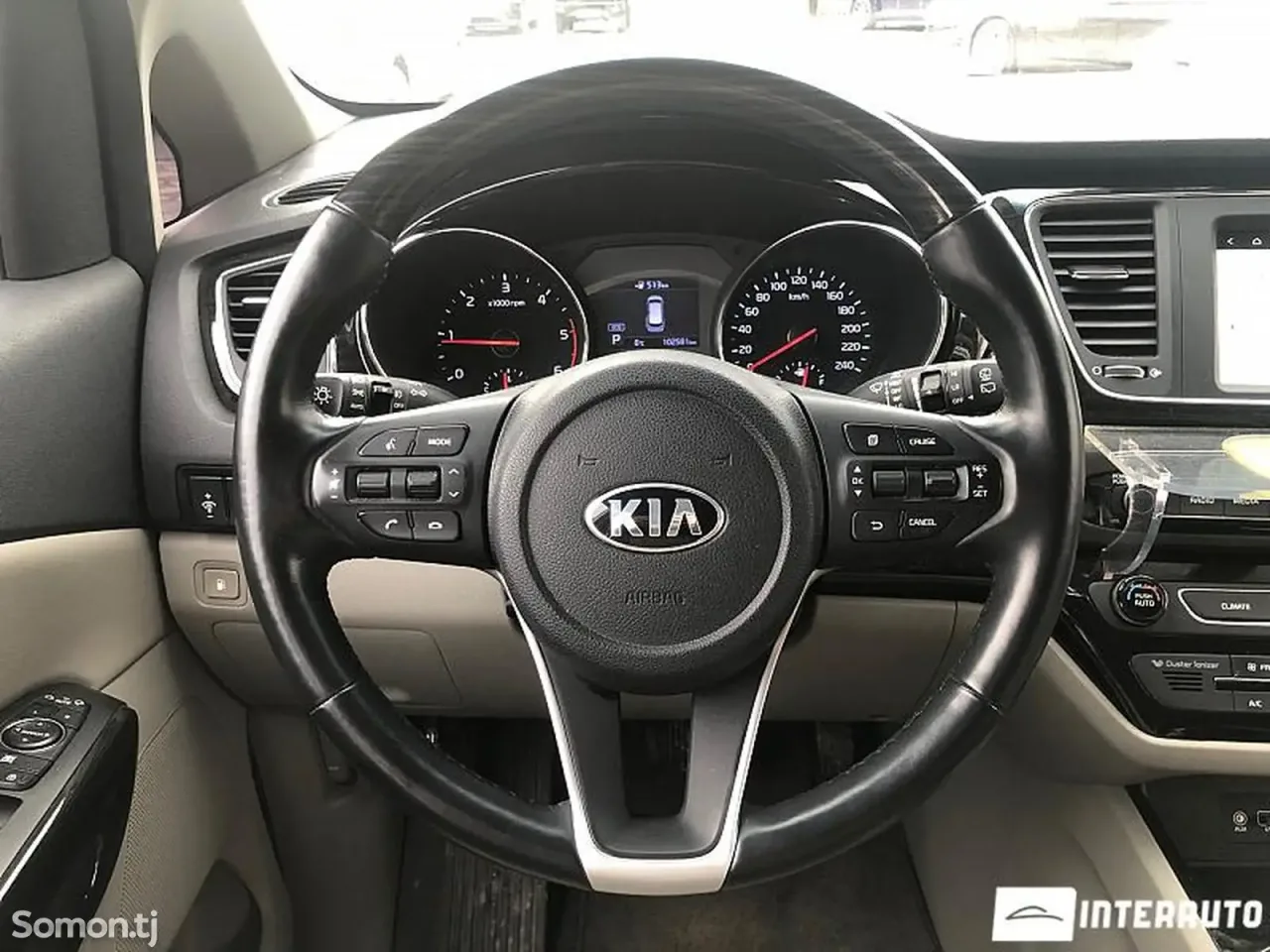 Kia Carnival 2019 · 2.2 AT