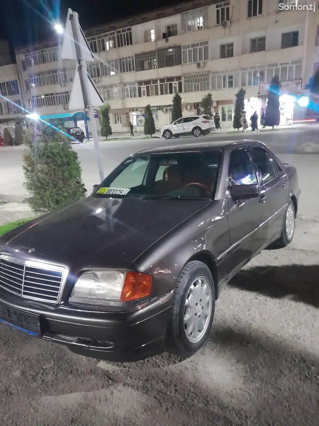 Mercedes-Benz C class 1995 · 2.0 MT