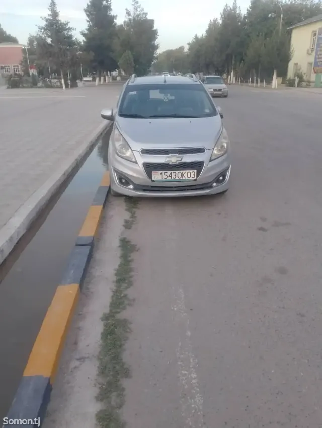 Chevrolet Spark 2014 · AT