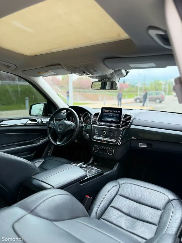 Mercedes-Benz GLS 2016 · 3.5 AT