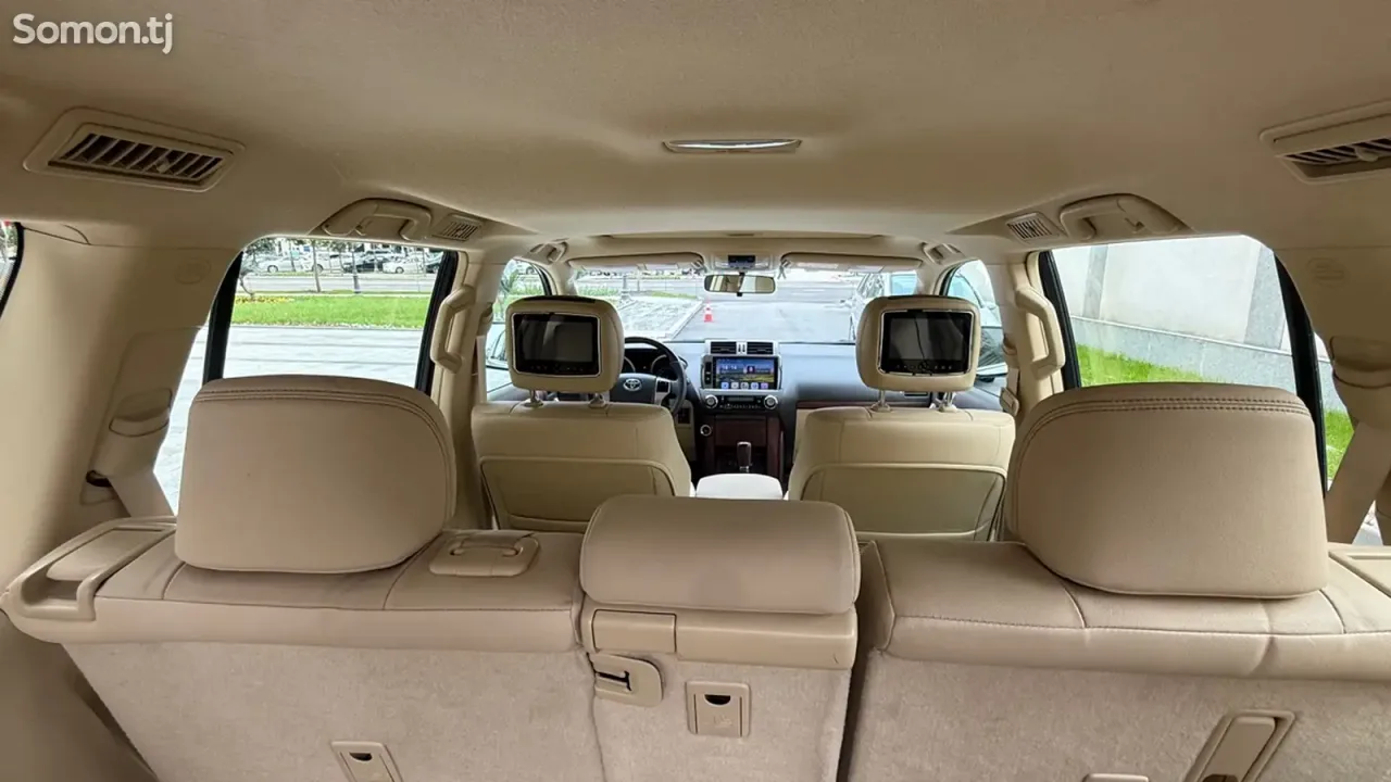 Toyota Land Cruiser Prado 2015 · 4.0 AT