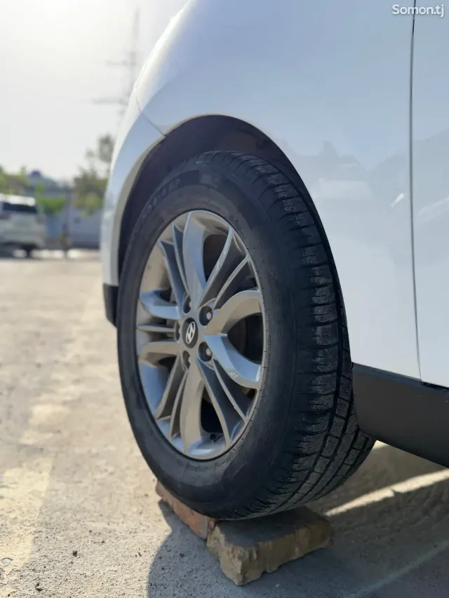 Hyundai ix35 2015 · AT