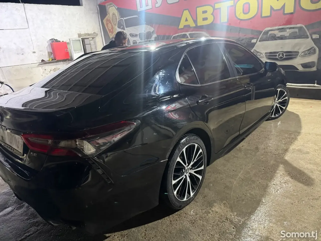 Toyota Camry 2018 · 2.5 AT