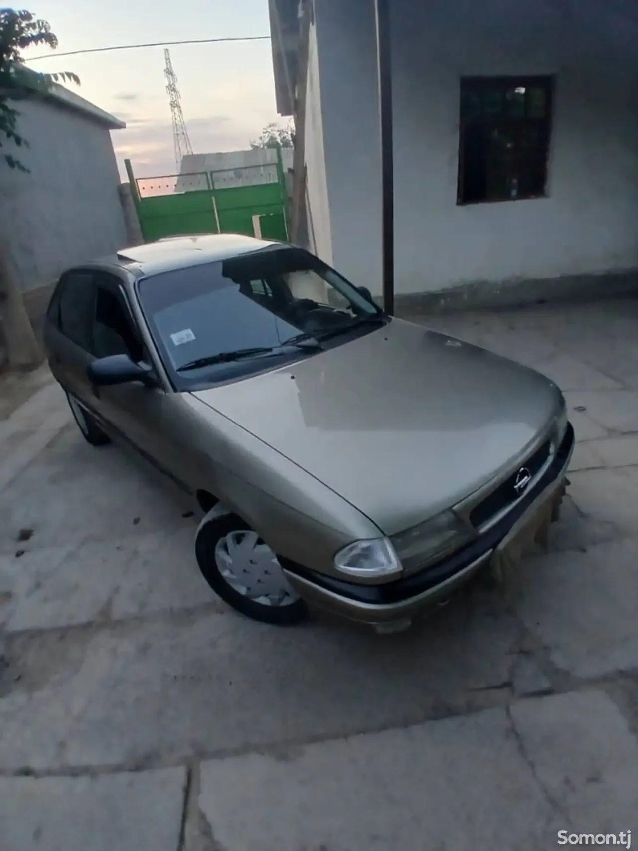Opel Astra F 1996 · 1.6 MT