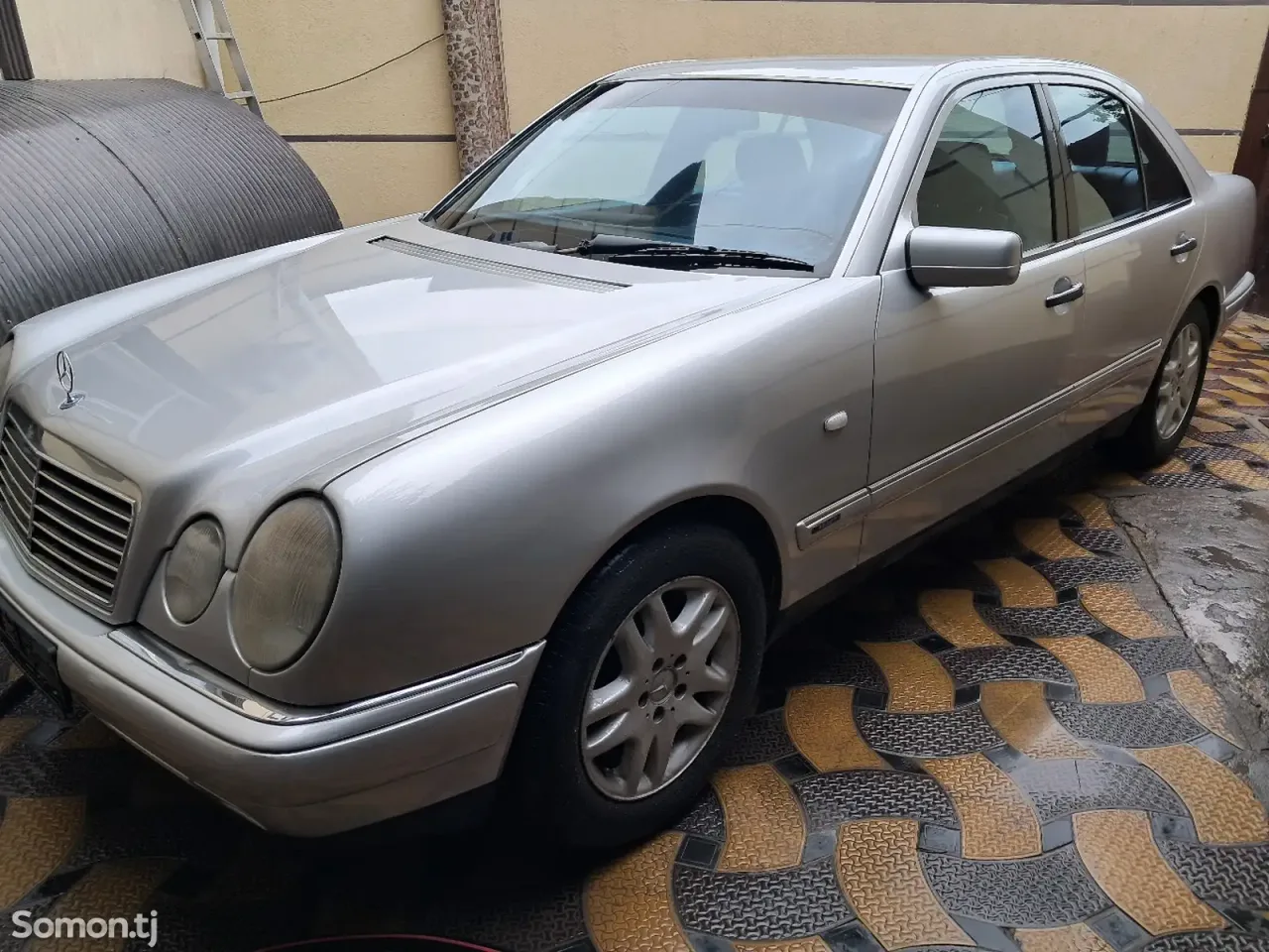 Mercedes-Benz E class 1996 · 2.0 MT