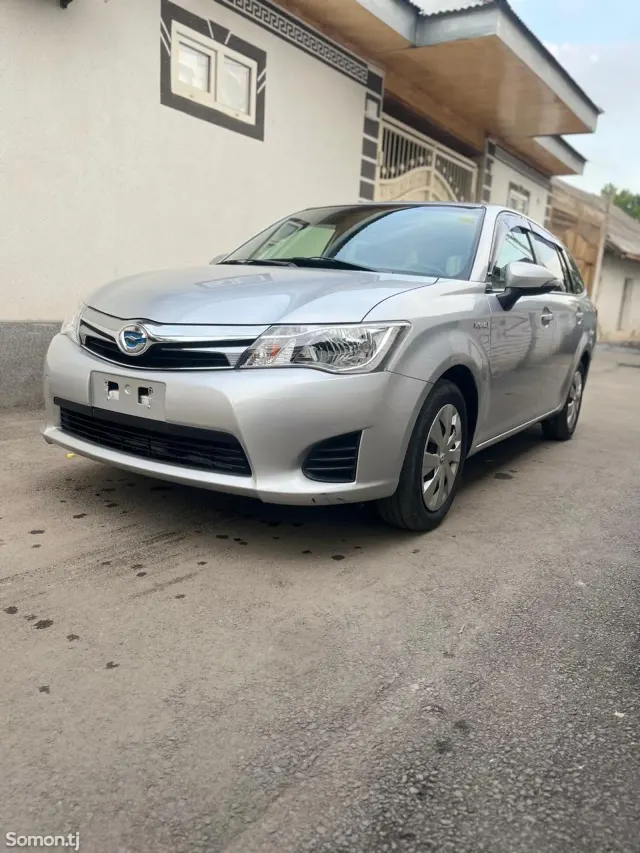 Toyota Fielder 2015 · 1.5 AT