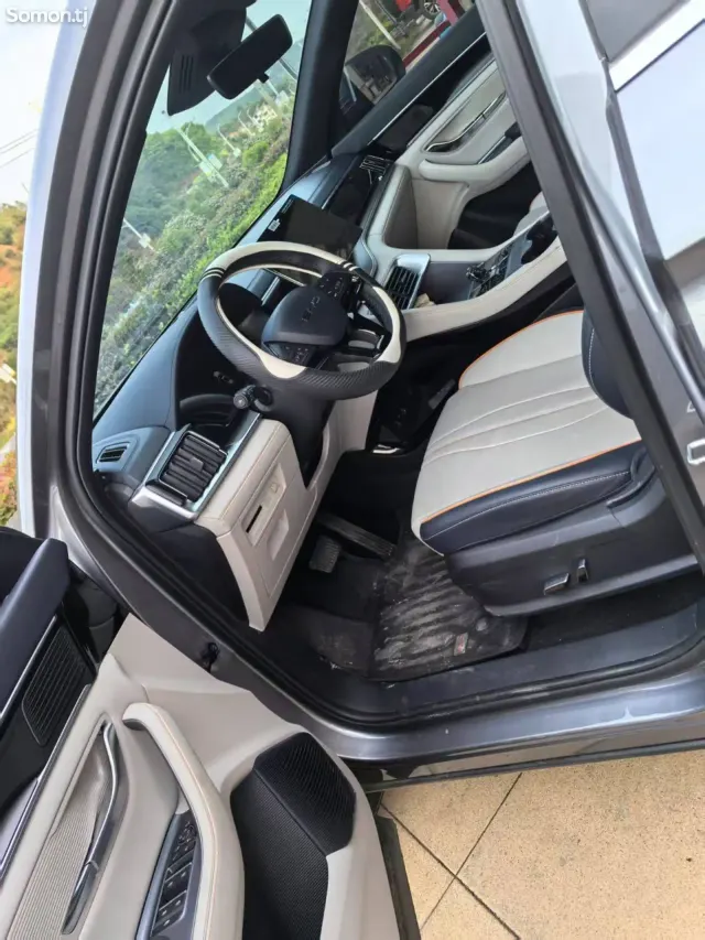 BYD Song Plus 2025 · AT