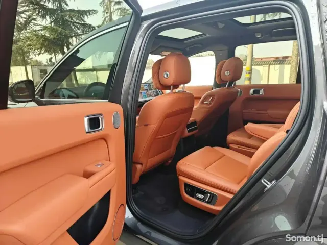 Li Auto (Lixiang) L8 2025 · CVT