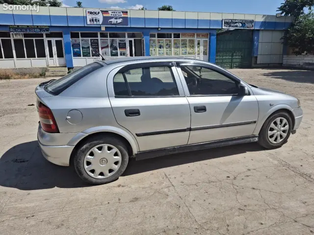 Opel Astra G 1998 · 1.6 MT