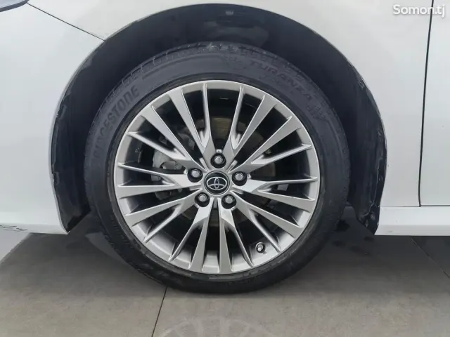 Toyota Camry 2019 · 2.5 AT