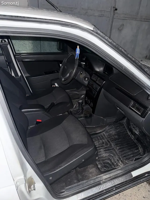 Lada (ВАЗ) Priora 2015 · 1.6 MT