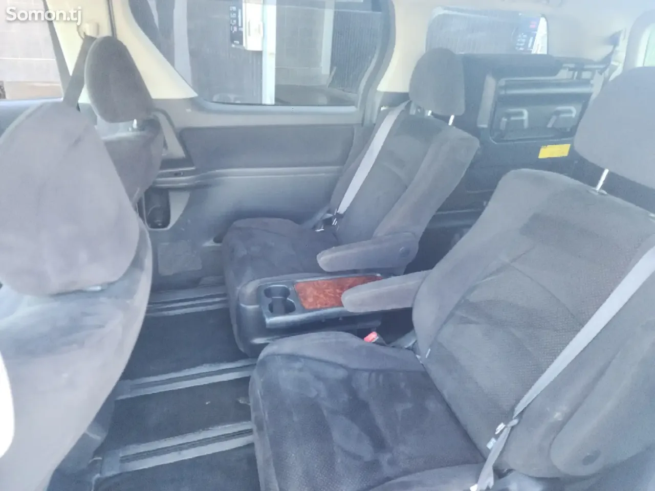 Toyota Vellfire 2009 · 2.4 AT