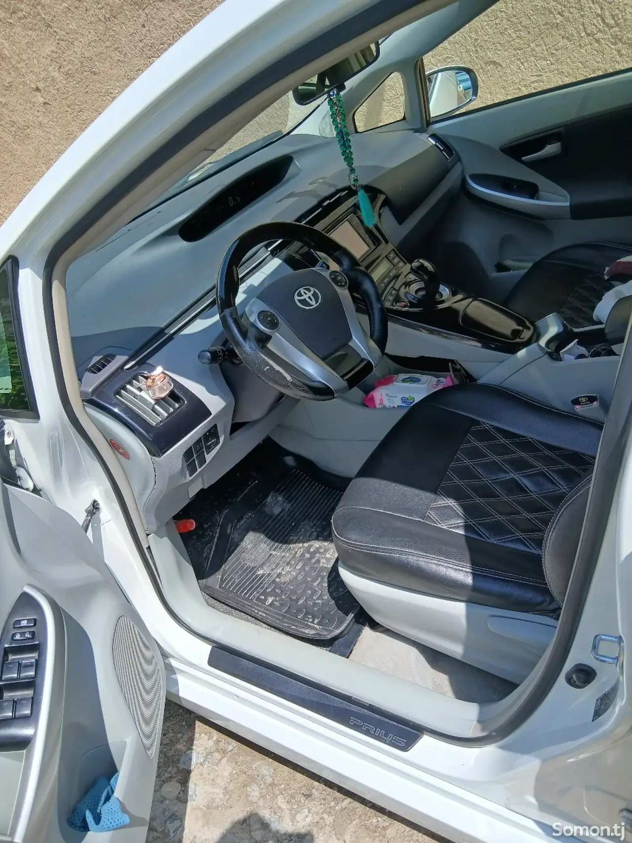 Toyota Prius 2010 · 1.8 AT