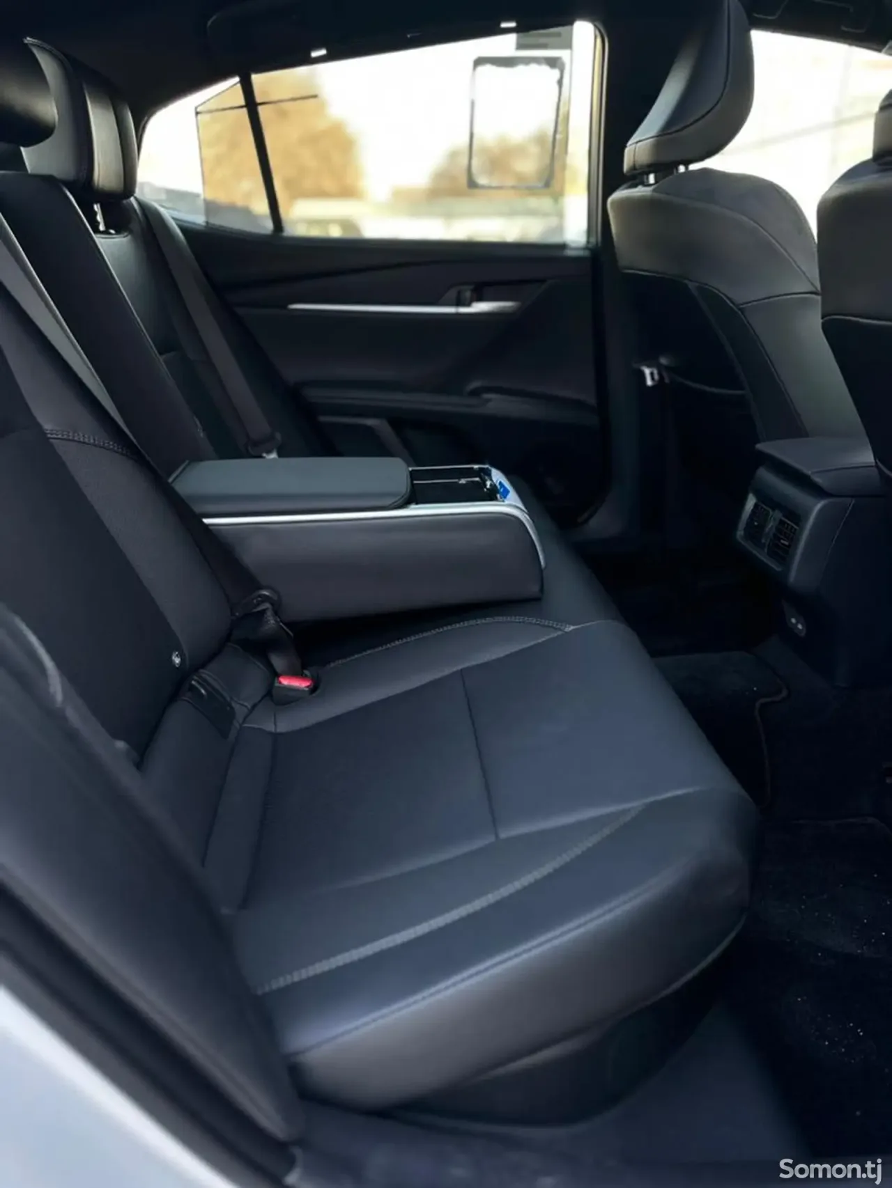 Toyota Camry 2025 · 2.5 AT