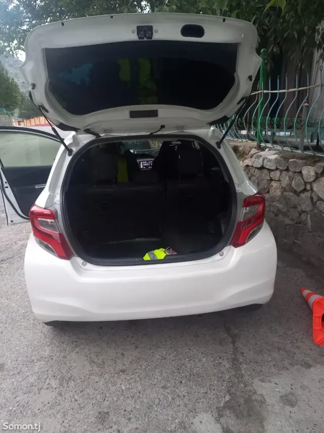 Toyota Vitz 2014 · 1.3 AT