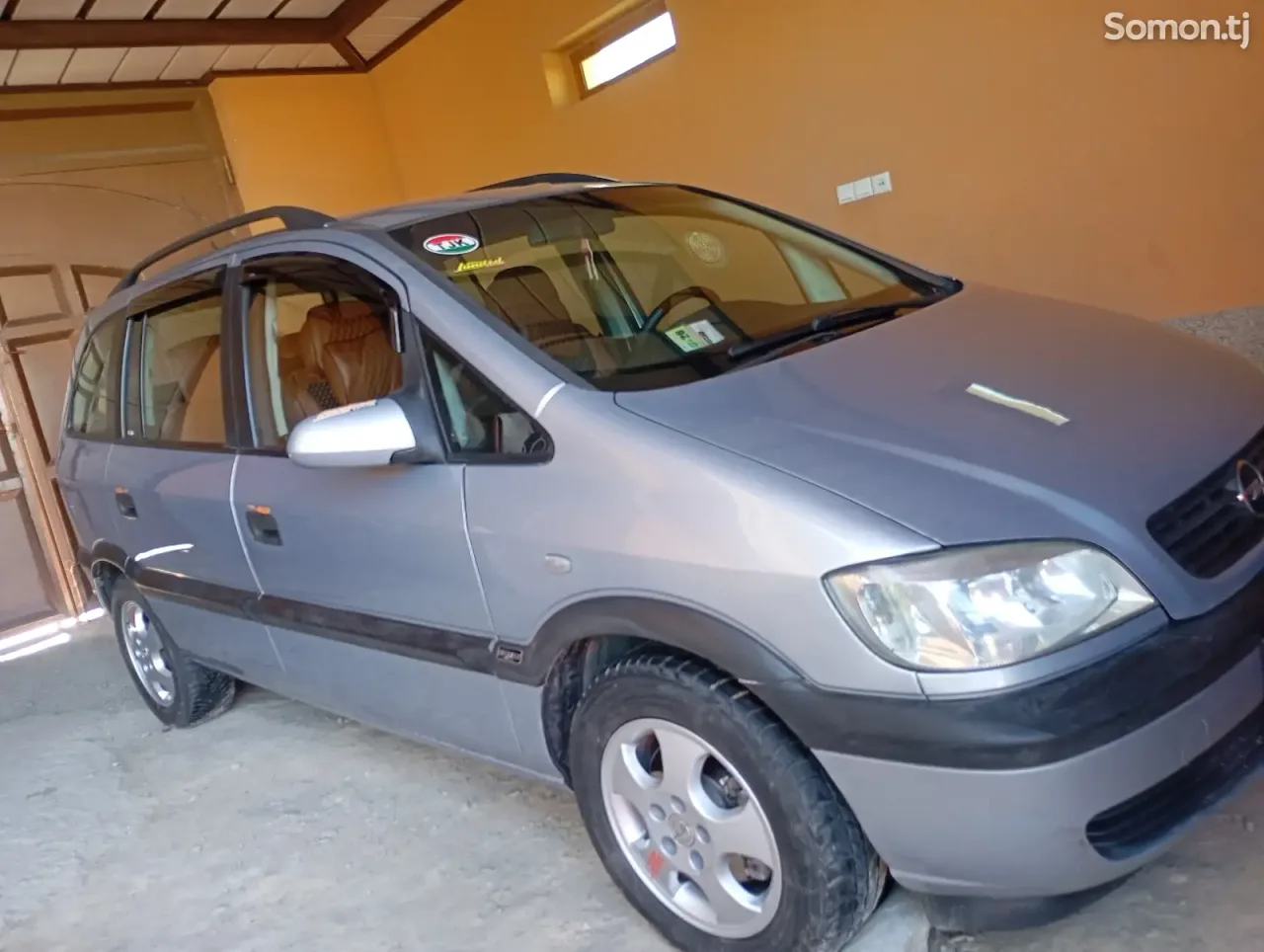 Opel Zafira 2001 · 1.6 MT