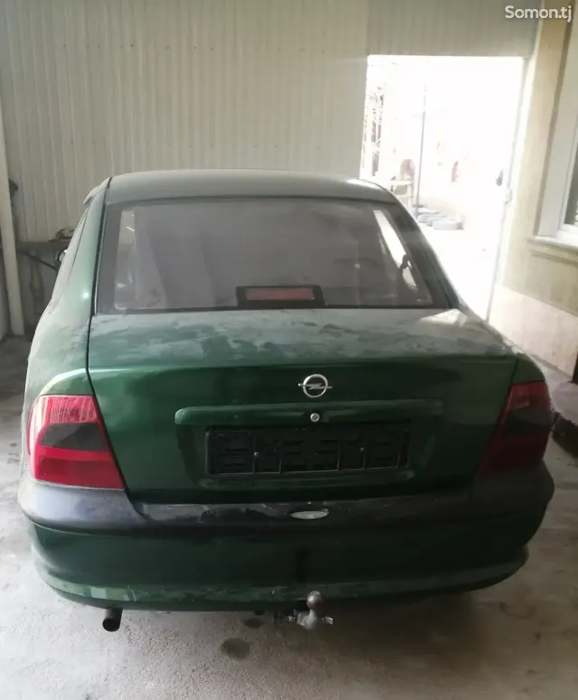 Opel Vectra B 1996 · 1.6 MT