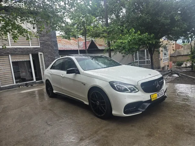 Mercedes-Benz E class 2010 · 3.5 AT
