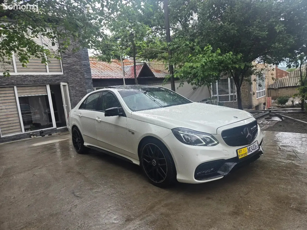 Mercedes-Benz E class 2010 · 3.5 AT