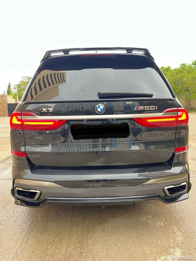 BMW X7 2021 · 4.4 AT