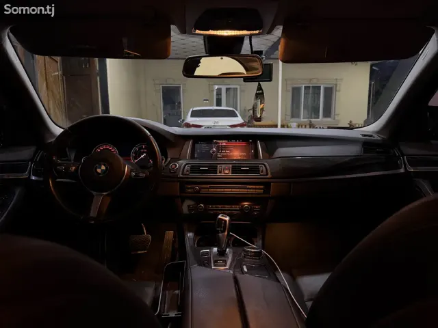 BMW 5 series 2016 · 2.0 CVT