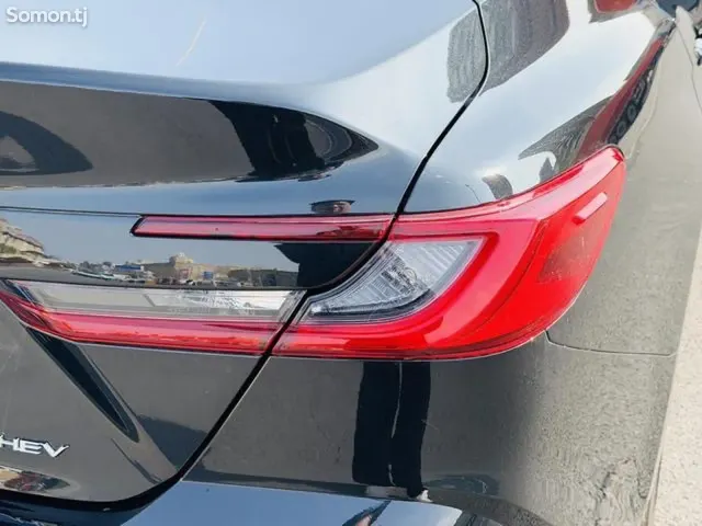 Toyota Camry 2026 · 2.0 AT