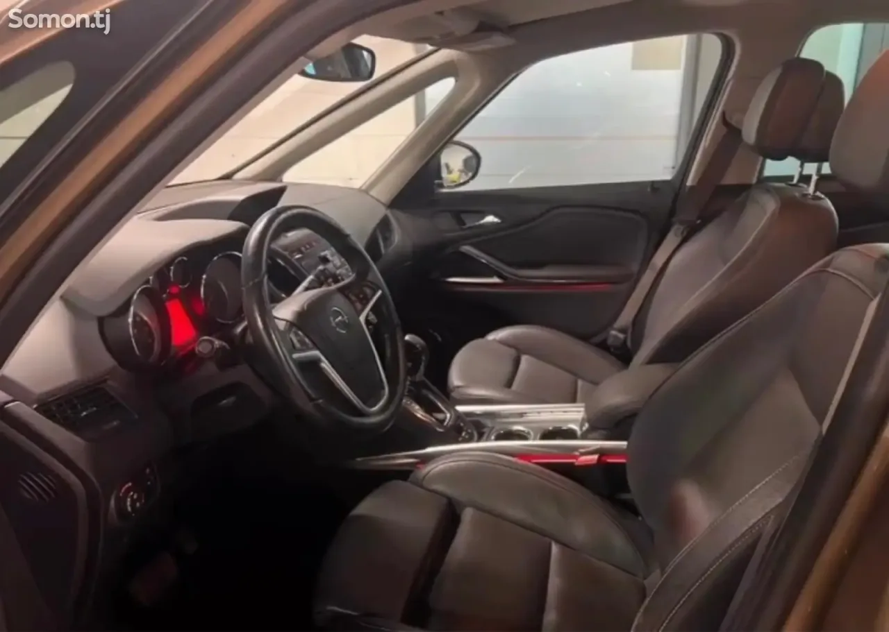 Opel Zafira 2015 · 1.4 AT