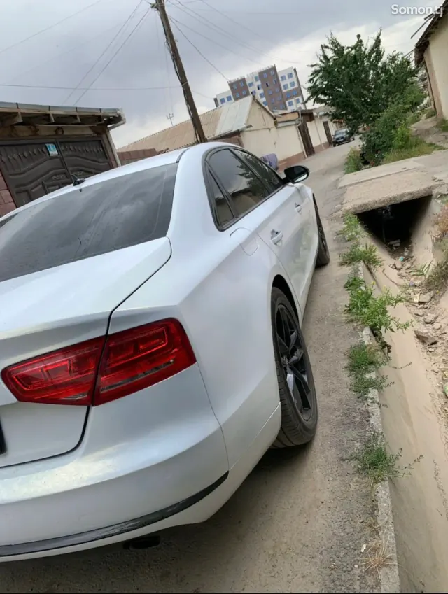 Audi A8 2012 · 3.0 AT
