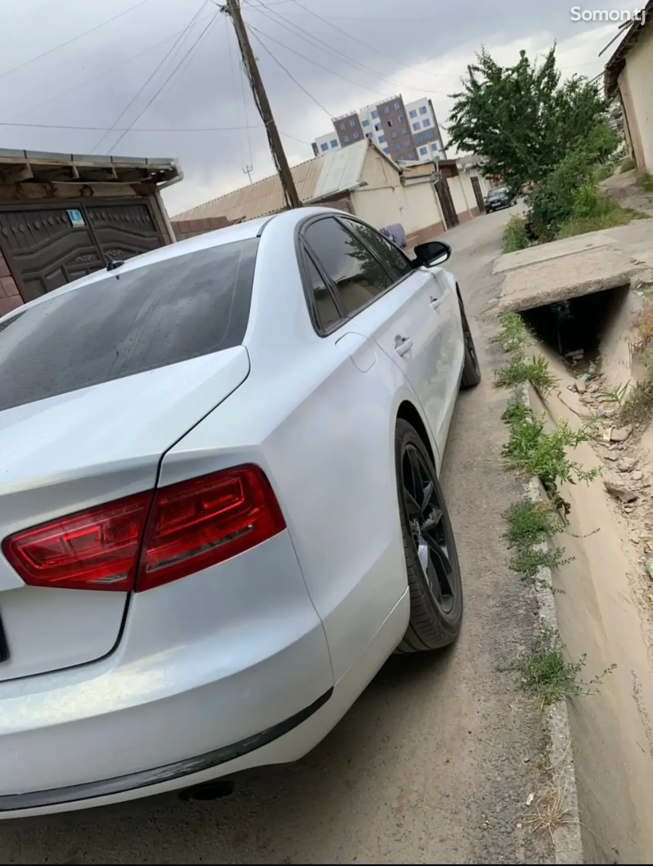 Audi A8 2012 · 3.0 AT