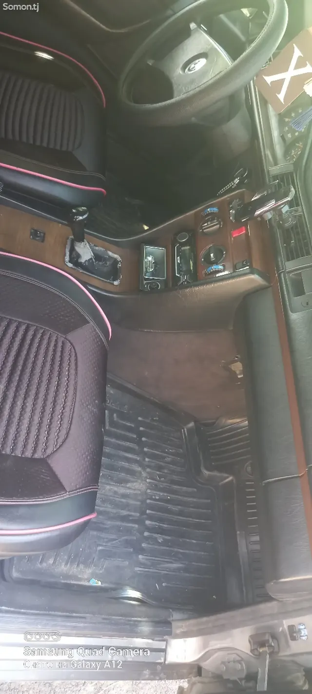 Mercedes-Benz E class 1990 · 2.5 MT