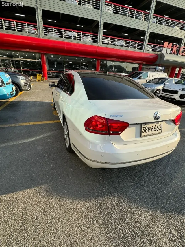 Volkswagen Passat 2014 · 2.0 AT