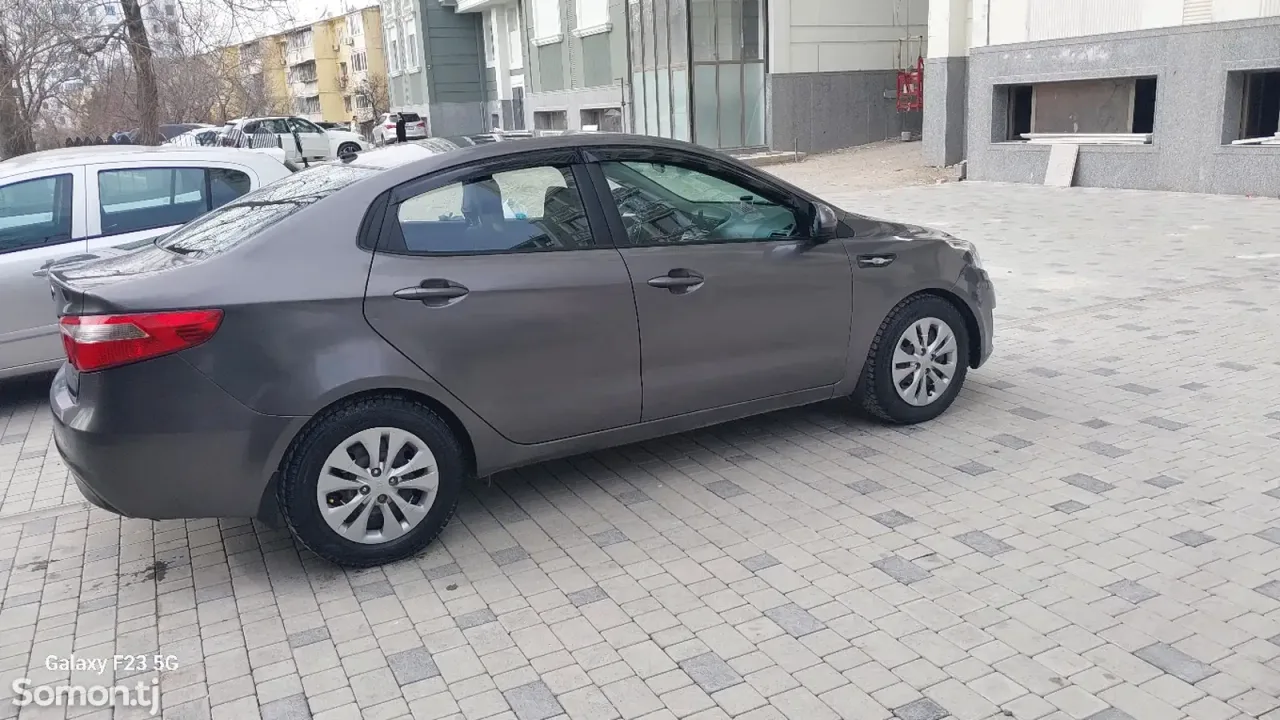 Kia Rio 2015 · 1.4 MT