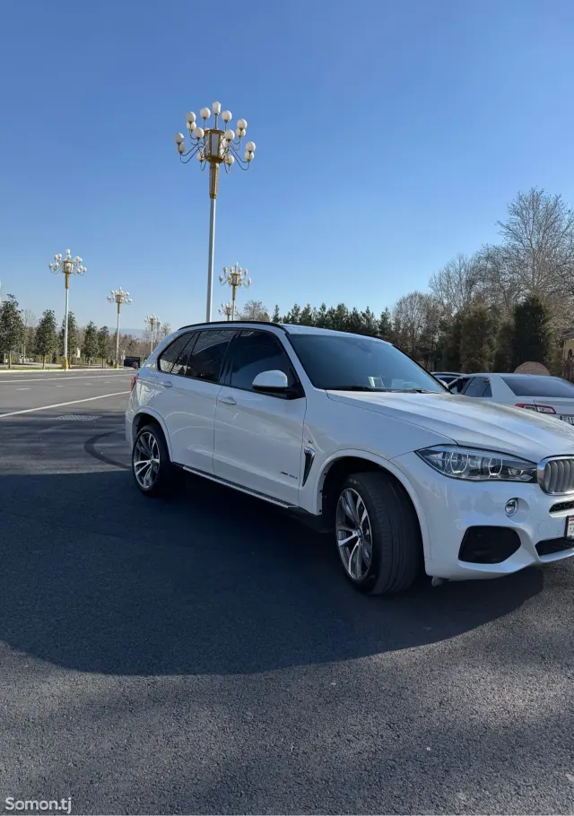 BMW X5 2017 · 4.0 AT